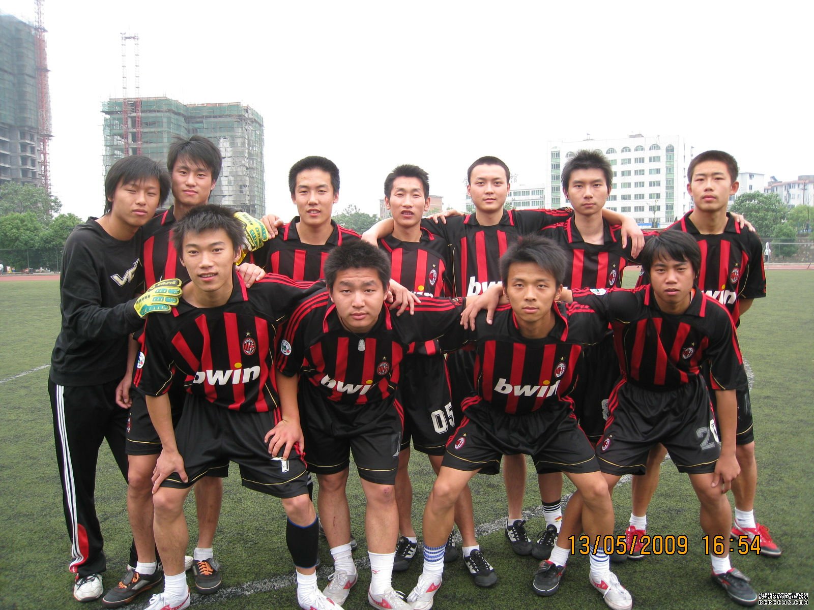 我校体育工作2012年度成绩斐然