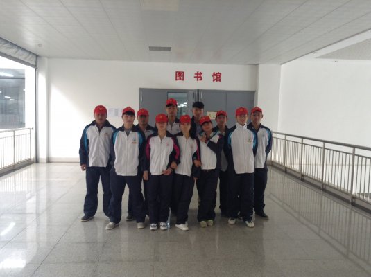 体育学院开展学雷锋青年志愿者活动
