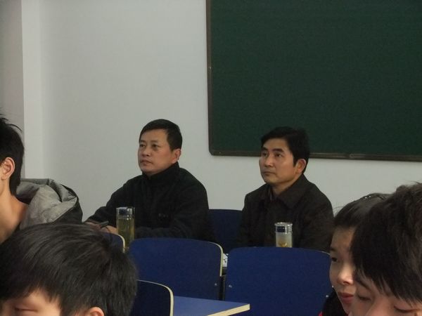 纪委书记魏立平深入体育学院课堂听课